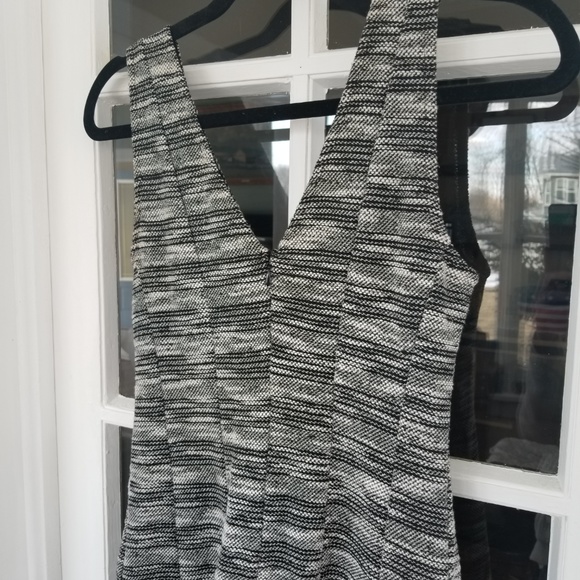 Banana Republic - Sleeveless Swing Dress - Picture 5 of 8